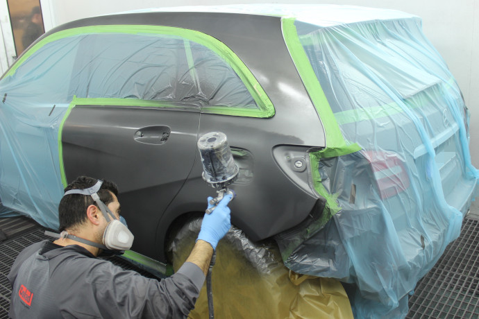 Der Lack kann jetzt aufgetragen werden.