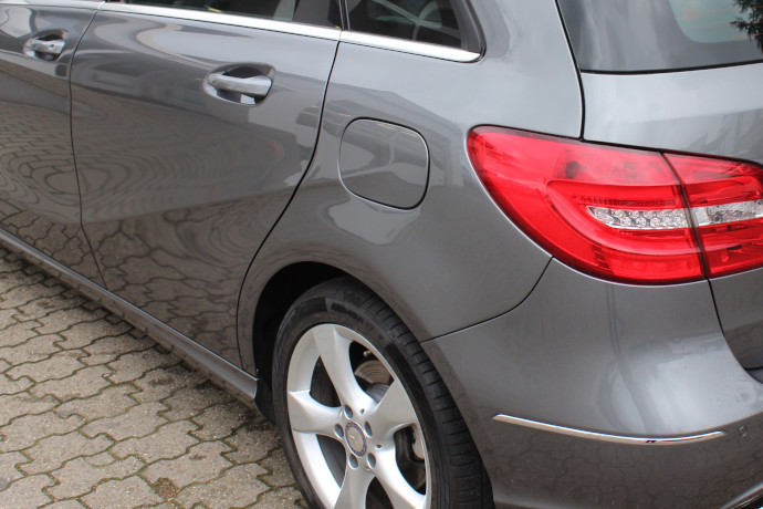 Der Schaden ist behoben. Seitenansicht.